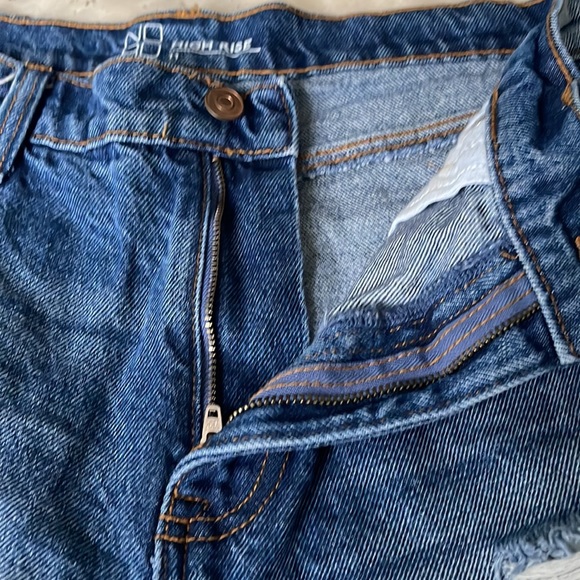 Distressed Denim Shorts - Picture 4 of 10